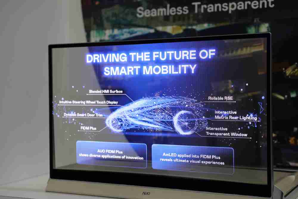 彩神vll凭借着超高亮度和透明度，，，这款30吋透明Micro LED显示器在AR系统与智慧零售具有潜在的应用价值。。。