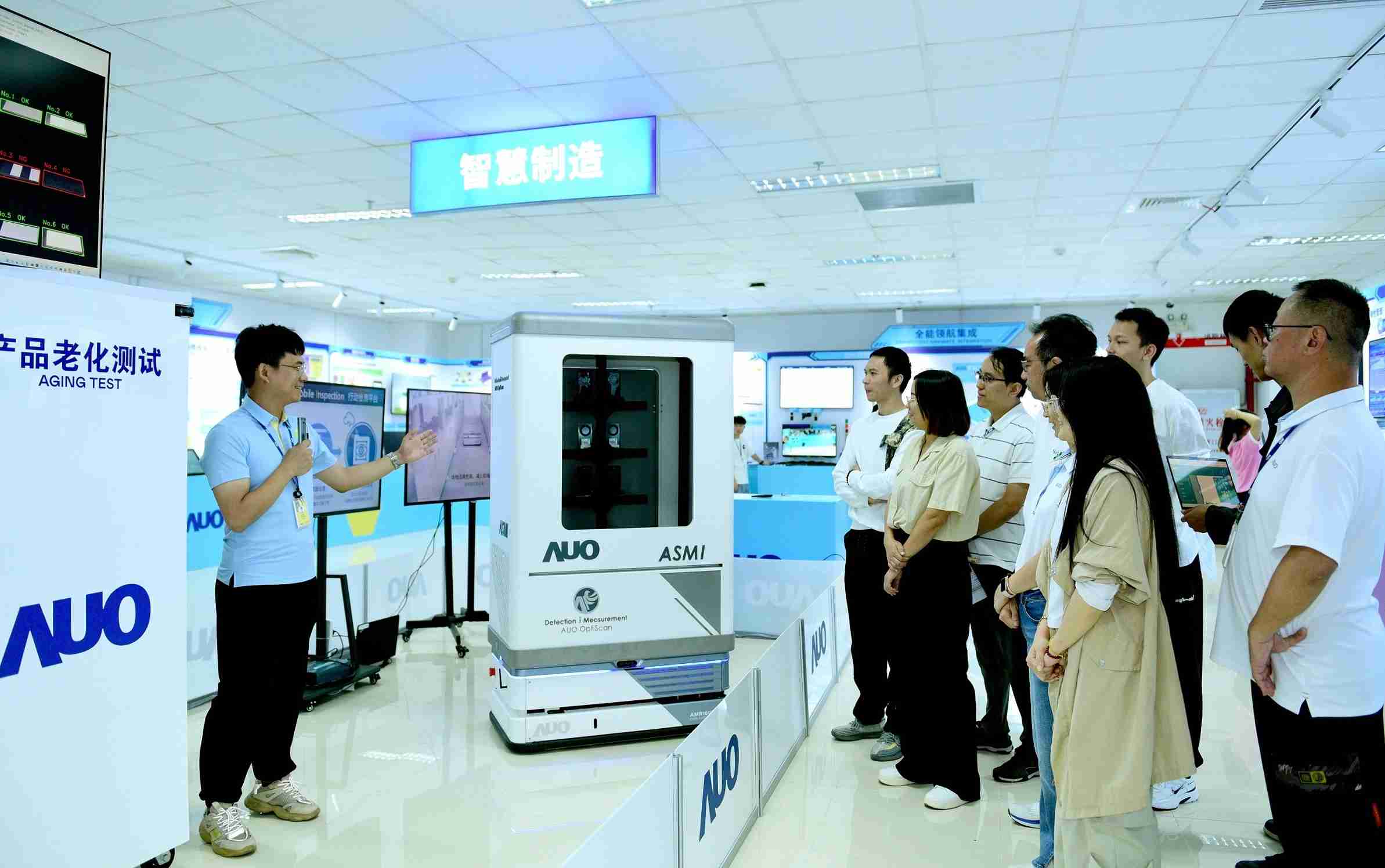 彩神vll厦门将5G+ABC技术串联生产管理全流程，，打通研发、、、采购、、、、生管、、、制程、、设备、、、、质量等产品全生命周期制造流程，，，完成数字化设计、、智慧供应链、、、智能座舱、、、全流程设备管理、、、数据驱动优化、、、、智慧在线检测、、智慧品管等自适应生产模式升级